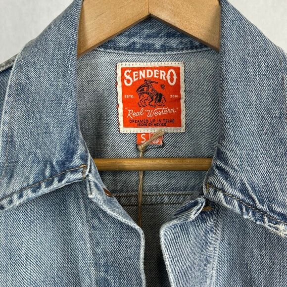 NEW Sendero The Taylor Denim Jacket Sz Small Cropped Raw Hem Button Front Light - Picture 2 of 8